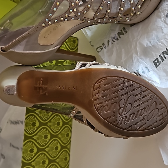 NWT Gianni Bini suede Janessa Sierra Taupe embellished stilettos 7 - Picture 6 of 9